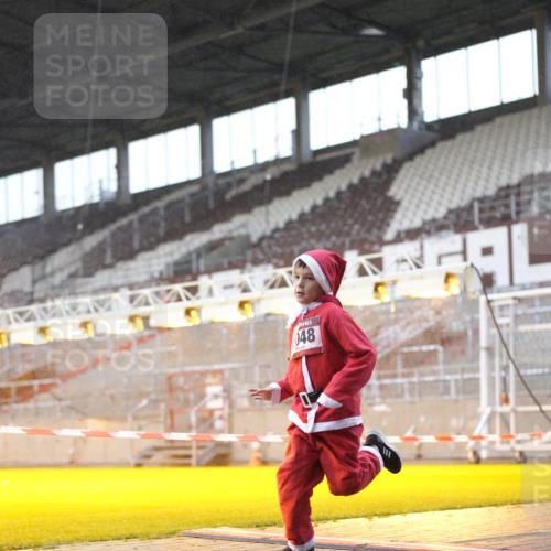 07.12.2025 - St. Pauli X-Mass-Run No. 15 Patografie http://msf.ph/oto/9370059 07.12.2025 11:31:45 Ziel 2048, 2050, 2497, 2523, 2527, 2587, 2654, 2656, 3678, 4633, 4642 meine-sportfotos.de