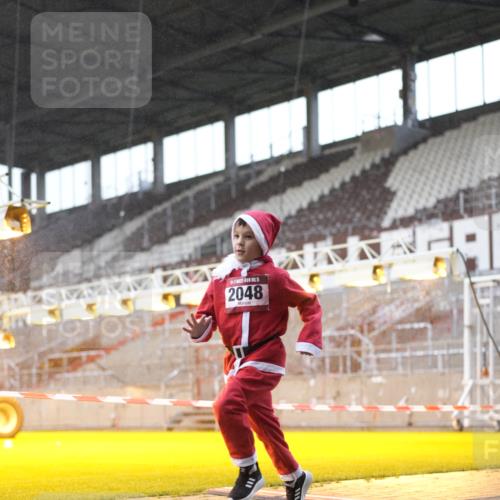 07.12.2025 - St. Pauli X-Mass-Run No. 15 Patografie http://msf.ph/oto/9370060 07.12.2025 11:31:45 Ziel 2048, 2050, 2497, 2523, 2527, 2587, 2654, 2656, 3678, 4633, 4642 meine-sportfotos.de
