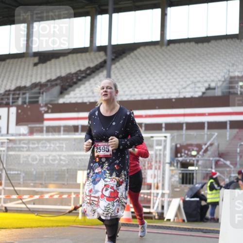 07.12.2025 - St. Pauli X-Mass-Run No. 15 Patografie http://msf.ph/oto/9370097 07.12.2025 11:32:17 Ziel 1081, 2043, 2044, 2283, 2419, 2595, 3173, 3177 meine-sportfotos.de