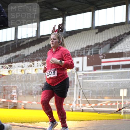 07.12.2025 - St. Pauli X-Mass-Run No. 15 Patografie http://msf.ph/oto/9370105 07.12.2025 11:32:18 Ziel 1081, 2043, 2044, 2283, 2419, 2595, 3173, 3177 meine-sportfotos.de