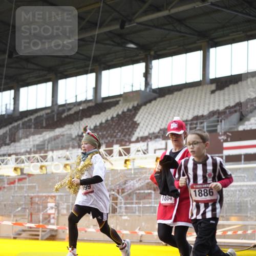07.12.2025 - St. Pauli X-Mass-Run No. 15 Patografie http://msf.ph/oto/9370117 07.12.2025 11:32:28 Ziel 1884, 1886, 1998, 1999, 2000, 2015, 2283, 2419, 2595 meine-sportfotos.de
