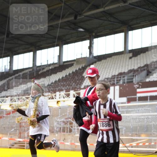 07.12.2025 - St. Pauli X-Mass-Run No. 15 Patografie http://msf.ph/oto/9370119 07.12.2025 11:32:28 Ziel 1884, 1886, 1998, 1999, 2000, 2015, 2283, 2419, 2595 meine-sportfotos.de
