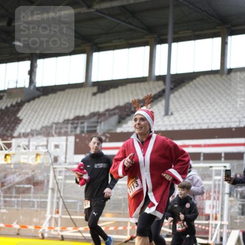 07.12.2025 - St. Pauli X-Mass-Run No. 15 Patografie http://msf.ph/oto/9370140 07.12.2025 11:32:54 Ziel 2107, 2113, 2278, 2281, 2282, 2284, 3269, 3271 meine-sportfotos.de