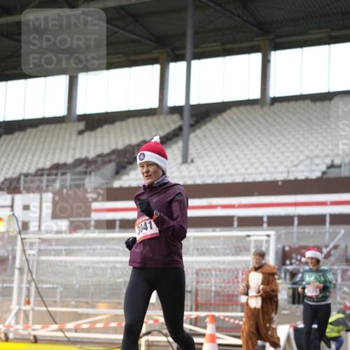 07.12.2025 - St. Pauli X-Mass-Run No. 15 Patografie http://msf.ph/oto/9370168 07.12.2025 11:33:08 Ziel 321, 977, 1013, 1591, 2005, 2016, 2107, 2113, 2278, 2281, 2282, 2284, 2612, 2613, 2614, 2620, 2662, 3039, 3041, 3269 meine-sportfotos.de