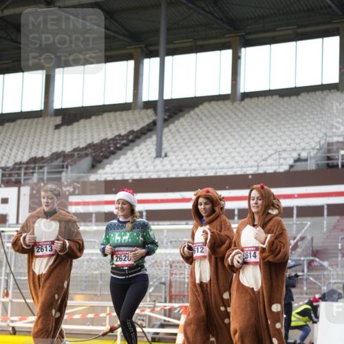 07.12.2025 - St. Pauli X-Mass-Run No. 15 Patografie http://msf.ph/oto/9370174 07.12.2025 11:33:10 Ziel 321, 977, 1013, 1591, 2005, 2016, 2278, 2281, 2282, 2284, 2612, 2613, 2614, 2620, 2662, 3039, 3041 meine-sportfotos.de