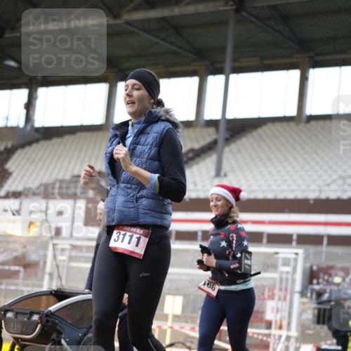 07.12.2025 - St. Pauli X-Mass-Run No. 15 Patografie http://msf.ph/oto/9370184 07.12.2025 11:33:16 Ziel 321, 977, 1591, 2005, 2016, 2612, 2613, 2614, 2620, 2662, 3039, 3041, 3166, 3169 meine-sportfotos.de