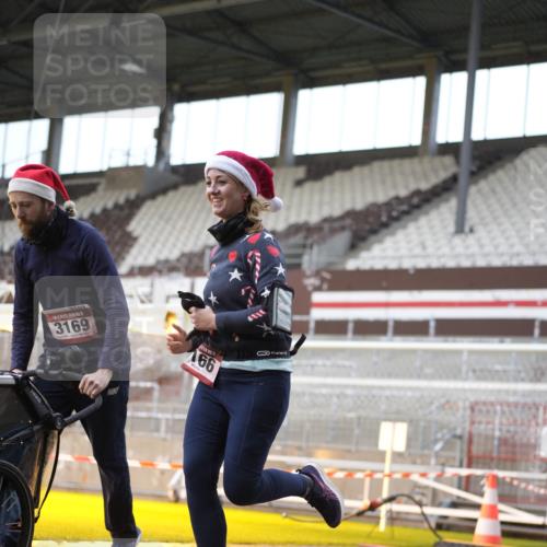 07.12.2025 - St. Pauli X-Mass-Run No. 15 Patografie http://msf.ph/oto/9370188 07.12.2025 11:33:17 Ziel 56, 73, 142, 181, 349, 2005, 2016, 2612, 2613, 2614, 2620, 3039, 3041, 3166, 3169 meine-sportfotos.de