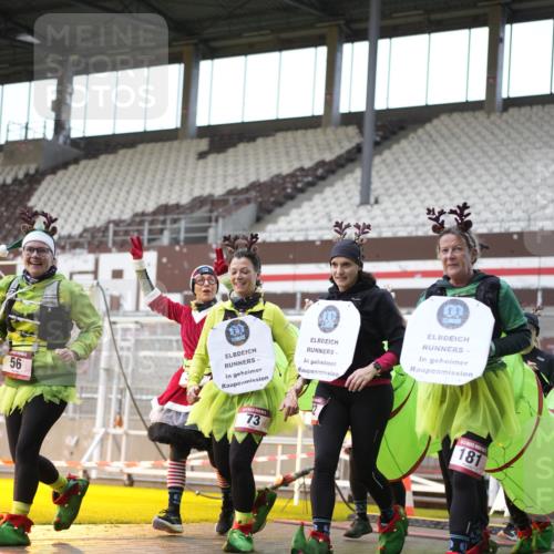 07.12.2025 - St. Pauli X-Mass-Run No. 15 Patografie http://msf.ph/oto/9370196 07.12.2025 11:33:22 Ziel 56, 62, 72, 73, 85, 94, 103, 110, 142, 181, 260, 340, 349, 1361, 2612, 2613, 2614, 2620, 3039, 3041, 3166, 3169, 3254 meine-sportfotos.de