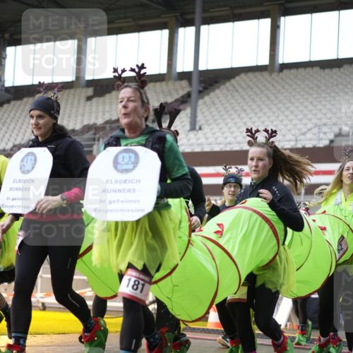 07.12.2025 - St. Pauli X-Mass-Run No. 15 Patografie http://msf.ph/oto/9370198 07.12.2025 11:33:23 Ziel 56, 62, 72, 73, 85, 94, 103, 110, 142, 181, 260, 340, 349, 1361, 2612, 2613, 2614, 2620, 3039, 3041, 3166, 3169, 3253, 3254 meine-sportfotos.de