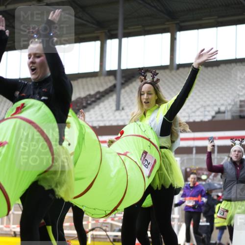 07.12.2025 - St. Pauli X-Mass-Run No. 15 Patografie http://msf.ph/oto/9370204 07.12.2025 11:33:24 Ziel 56, 62, 72, 73, 85, 94, 103, 110, 142, 181, 260, 340, 349, 1361, 2612, 2613, 2614, 2620, 3166, 3169, 3253, 3254 meine-sportfotos.de