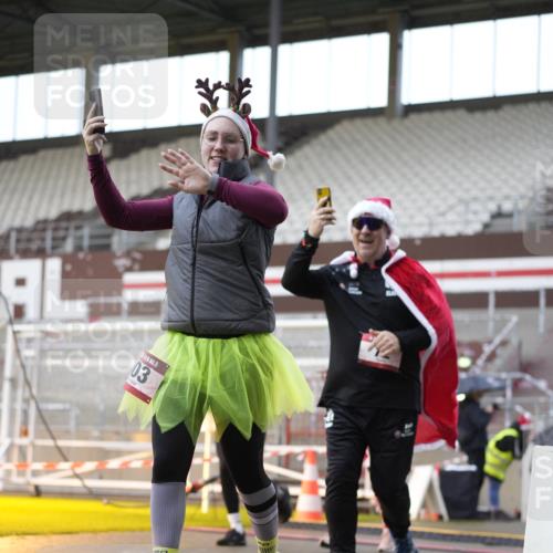 07.12.2025 - St. Pauli X-Mass-Run No. 15 Patografie http://msf.ph/oto/9370209 07.12.2025 11:33:26 Ziel 56, 62, 72, 73, 85, 94, 103, 110, 142, 181, 260, 340, 349, 354, 378, 1361, 3166, 3169, 3253, 3254, 4649 meine-sportfotos.de