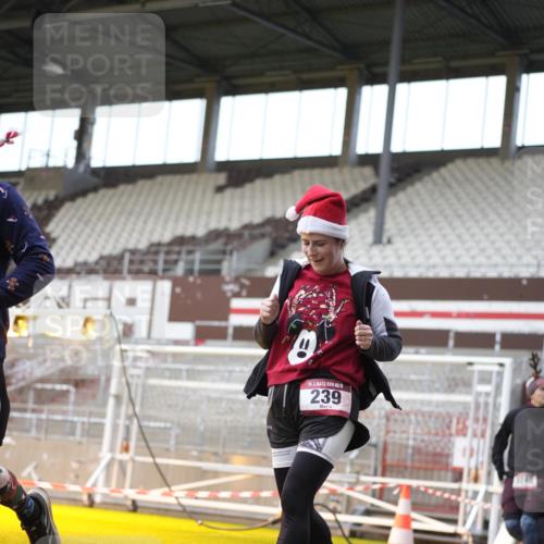 07.12.2025 - St. Pauli X-Mass-Run No. 15 Patografie http://msf.ph/oto/9370222 07.12.2025 11:33:40 Ziel 72, 103, 229, 239, 354, 378, 2219, 3253, 3254, 3601, 3737, 3740, 4649 meine-sportfotos.de