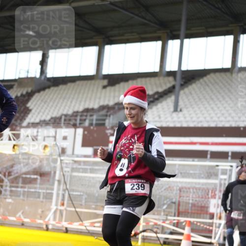 07.12.2025 - St. Pauli X-Mass-Run No. 15 Patografie http://msf.ph/oto/9370224 07.12.2025 11:33:40 Ziel 72, 103, 229, 239, 354, 378, 2219, 3253, 3254, 3601, 3737, 3740, 4649 meine-sportfotos.de