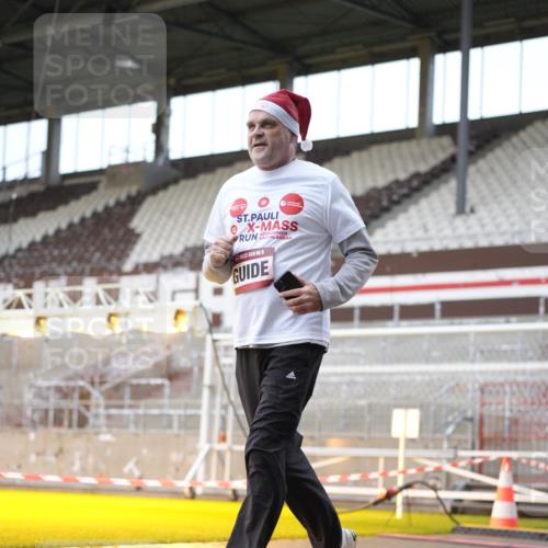 07.12.2025 - St. Pauli X-Mass-Run No. 15 Patografie http://msf.ph/oto/9370248 07.12.2025 11:33:52 Ziel 229, 239, 2056, 2219, 3139, 3549, 3601, 3737, 3740, 4844 meine-sportfotos.de