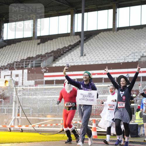 07.12.2025 - St. Pauli X-Mass-Run No. 15 Patografie http://msf.ph/oto/9370265 07.12.2025 11:34:07 Ziel 820, 825, 864, 869, 871, 1001, 1710, 1908, 2277, 2280, 2635, 3139, 3448, 3549 meine-sportfotos.de