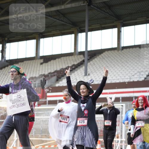 07.12.2025 - St. Pauli X-Mass-Run No. 15 Patografie http://msf.ph/oto/9370271 07.12.2025 11:34:08 Ziel 820, 825, 864, 869, 871, 1001, 1710, 1908, 2277, 2280, 2635, 3139, 3448, 3549 meine-sportfotos.de