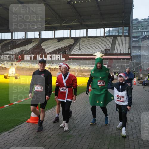 07.12.2025 - St. Pauli X-Mass-Run No. 15 Fabian Wolf http://msf.ph/oto/9370272 07.12.2025 10:01:50 Ziel 959, 1724, 1859, 2167, 2681, 3580, 3582, 3629 meine-sportfotos.de