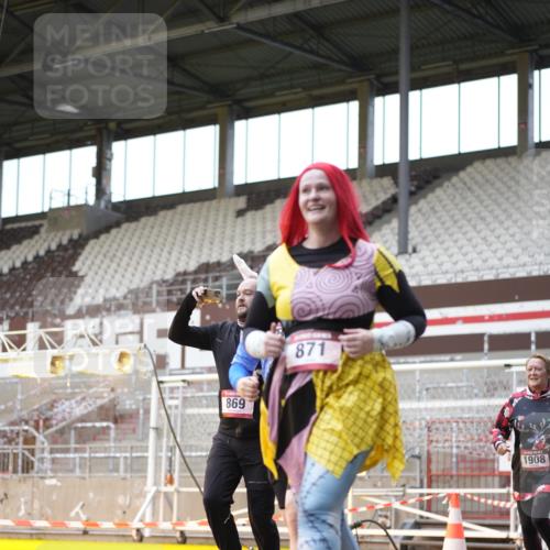 07.12.2025 - St. Pauli X-Mass-Run No. 15 Patografie http://msf.ph/oto/9370278 07.12.2025 11:34:10 Ziel 820, 825, 864, 869, 871, 1001, 1710, 1908, 2277, 2280, 2635, 3448 meine-sportfotos.de