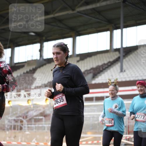 07.12.2025 - St. Pauli X-Mass-Run No. 15 Patografie http://msf.ph/oto/9370288 07.12.2025 11:34:12 Ziel 820, 825, 864, 869, 871, 1001, 1710, 1908, 2277, 2280, 2635, 3387, 3448 meine-sportfotos.de
