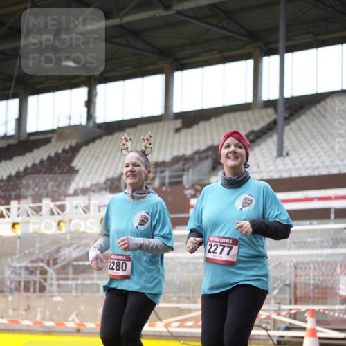 07.12.2025 - St. Pauli X-Mass-Run No. 15 Patografie http://msf.ph/oto/9370291 07.12.2025 11:34:13 Ziel 820, 825, 864, 869, 871, 1001, 1710, 1908, 2277, 2280, 2635, 3387, 3448 meine-sportfotos.de