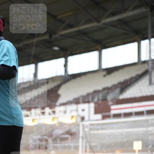 07.12.2025 - St. Pauli X-Mass-Run No. 15 Patografie http://msf.ph/oto/9370297 07.12.2025 11:34:14 Ziel 820, 825, 864, 869, 871, 1001, 1710, 1908, 2277, 2280, 2635, 2809, 3387, 3448 meine-sportfotos.de