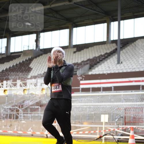 07.12.2025 - St. Pauli X-Mass-Run No. 15 Patografie http://msf.ph/oto/9370298 07.12.2025 11:34:17 Ziel 820, 825, 864, 869, 871, 1001, 1710, 1908, 2277, 2280, 2635, 2809, 3387 meine-sportfotos.de