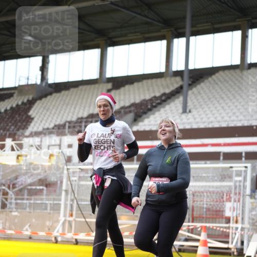 07.12.2025 - St. Pauli X-Mass-Run No. 15 Patografie http://msf.ph/oto/9370308 07.12.2025 11:34:26 Ziel 704, 782, 1908, 2277, 2280, 2635, 2809, 3387 meine-sportfotos.de