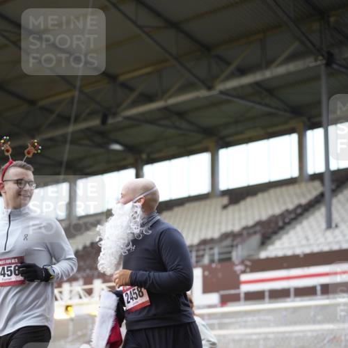 07.12.2025 - St. Pauli X-Mass-Run No. 15 Patografie http://msf.ph/oto/9370319 07.12.2025 11:34:38 Ziel 704, 782, 2456, 2458, 2704, 2706 meine-sportfotos.de