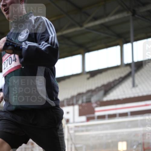 07.12.2025 - St. Pauli X-Mass-Run No. 15 Patografie http://msf.ph/oto/9370324 07.12.2025 11:34:39 Ziel 704, 782, 2456, 2458, 2704, 2706 meine-sportfotos.de
