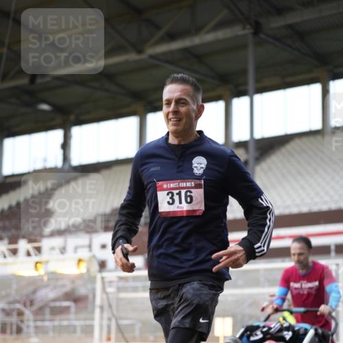 07.12.2025 - St. Pauli X-Mass-Run No. 15 Patografie http://msf.ph/oto/9370328 07.12.2025 11:34:49 Ziel 316, 2413, 2456, 2458, 2704, 2706 meine-sportfotos.de