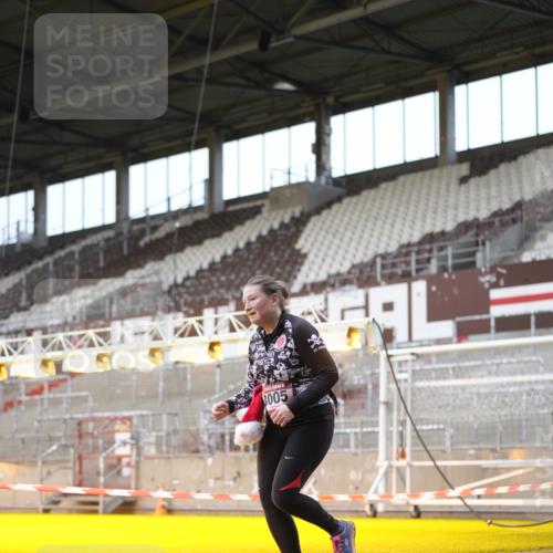 07.12.2025 - St. Pauli X-Mass-Run No. 15 Patografie http://msf.ph/oto/9370336 07.12.2025 11:34:56 Ziel 316, 2413, 2481, 3005 meine-sportfotos.de