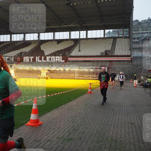 07.12.2025 - St. Pauli X-Mass-Run No. 15 Fabian Wolf http://msf.ph/oto/9370386 07.12.2025 10:02:33 Ziel 63, 304, 1105, 1828, 1829, 2510, 2514, 2604, 2908, 2923 meine-sportfotos.de