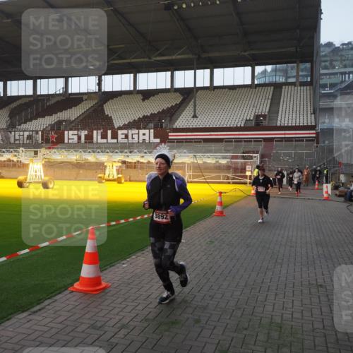 07.12.2025 - St. Pauli X-Mass-Run No. 15 Fabian Wolf http://msf.ph/oto/9370425 07.12.2025 10:02:47 Ziel 885, 918, 1314, 2510, 2514, 2780, 2781, 2908, 3284, 3518, 3892 meine-sportfotos.de