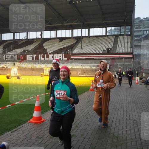 07.12.2025 - St. Pauli X-Mass-Run No. 15 Fabian Wolf http://msf.ph/oto/9370463 07.12.2025 10:03:01 Ziel 177, 442, 443, 885, 918, 936, 943, 956, 1314, 2505, 3284, 3417, 3518 meine-sportfotos.de
