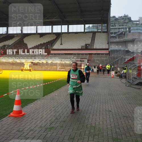 07.12.2025 - St. Pauli X-Mass-Run No. 15 Fabian Wolf http://msf.ph/oto/9370694 07.12.2025 10:04:27 Ziel 113, 1291, 1302, 1522, 1701, 1712, 1738, 1871, 2454, 3188, 3911, 4673 meine-sportfotos.de