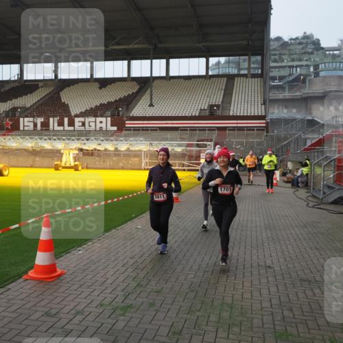 07.12.2025 - St. Pauli X-Mass-Run No. 15 Fabian Wolf http://msf.ph/oto/9370703 07.12.2025 10:04:34 Ziel 713, 1291, 1522, 1701, 1871, 2569, 2570, 3188, 3477, 3894, 3911, 4673 meine-sportfotos.de