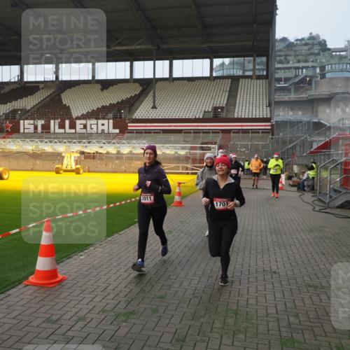 07.12.2025 - St. Pauli X-Mass-Run No. 15 Fabian Wolf http://msf.ph/oto/9370704 07.12.2025 10:04:34 Ziel 713, 1291, 1522, 1701, 1871, 2569, 2570, 3188, 3477, 3894, 3911, 4673 meine-sportfotos.de