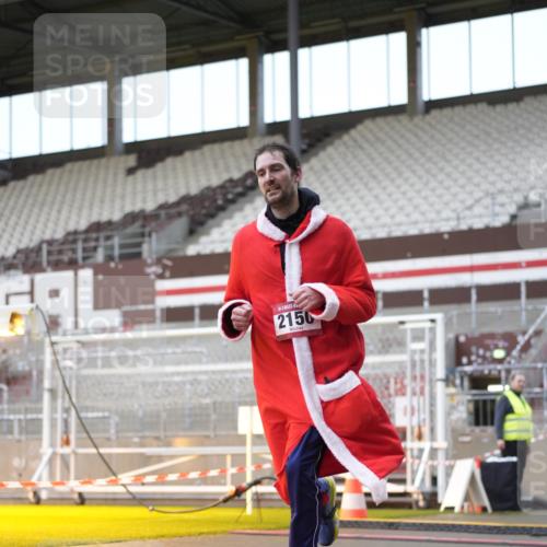 07.12.2025 - St. Pauli X-Mass-Run No. 15 Patografie http://msf.ph/oto/9370755 07.12.2025 11:35:07 Ziel 240, 2150, 2481, 3005, 3148, 3149 meine-sportfotos.de