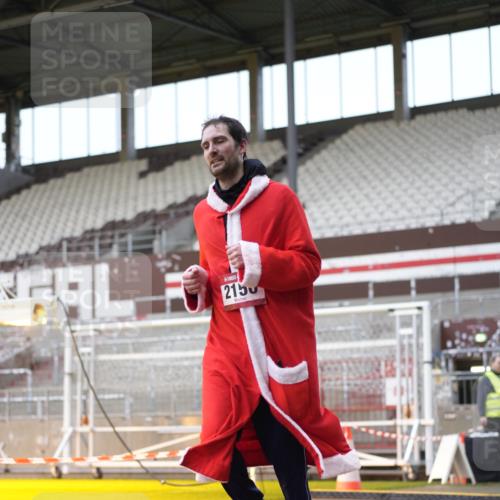 07.12.2025 - St. Pauli X-Mass-Run No. 15 Patografie http://msf.ph/oto/9370757 07.12.2025 11:35:07 Ziel 240, 2150, 2481, 3005, 3148, 3149 meine-sportfotos.de