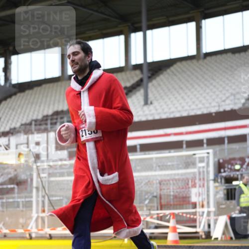 07.12.2025 - St. Pauli X-Mass-Run No. 15 Patografie http://msf.ph/oto/9370759 07.12.2025 11:35:07 Ziel 240, 2150, 2481, 3005, 3148, 3149 meine-sportfotos.de