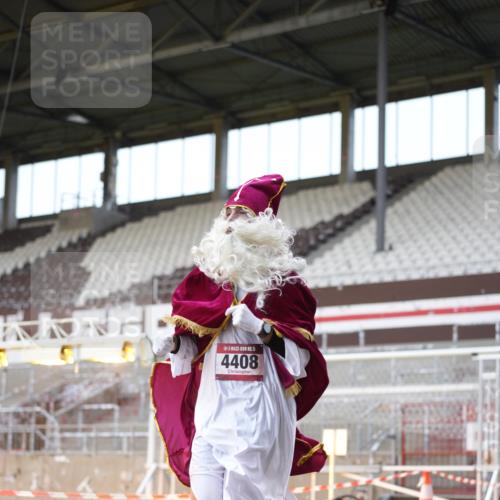 07.12.2025 - St. Pauli X-Mass-Run No. 15 Patografie http://msf.ph/oto/9370767 07.12.2025 11:35:19 Ziel 240, 527, 535, 2150, 3148, 3149, 4408 meine-sportfotos.de
