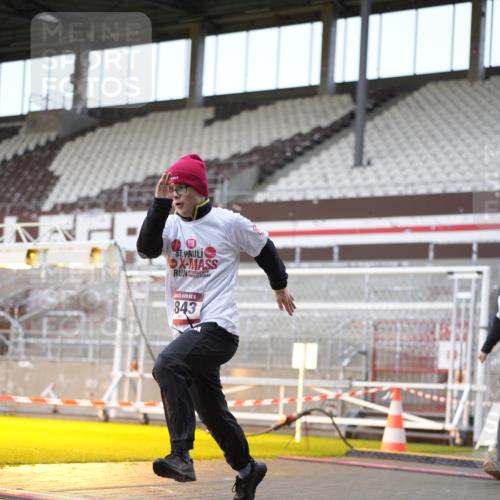 07.12.2025 - St. Pauli X-Mass-Run No. 15 Patografie http://msf.ph/oto/9370784 07.12.2025 11:35:32 Ziel 527, 535, 2660, 2902, 2962, 3967, 4408, 4843 meine-sportfotos.de