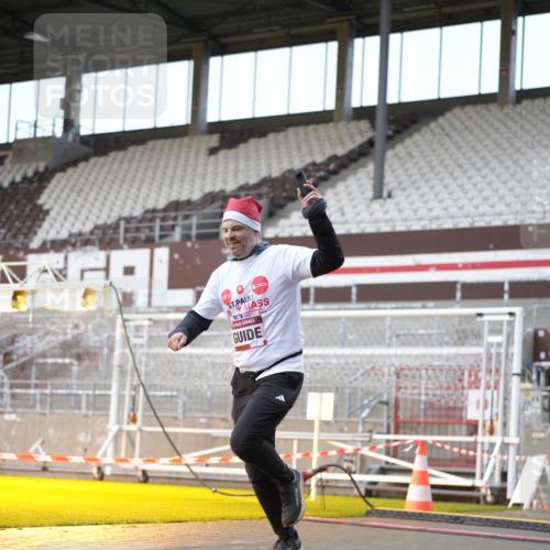07.12.2025 - St. Pauli X-Mass-Run No. 15 Patografie http://msf.ph/oto/9370788 07.12.2025 11:35:33 Ziel 527, 535, 2660, 2902, 2962, 3967, 4408, 4843 meine-sportfotos.de