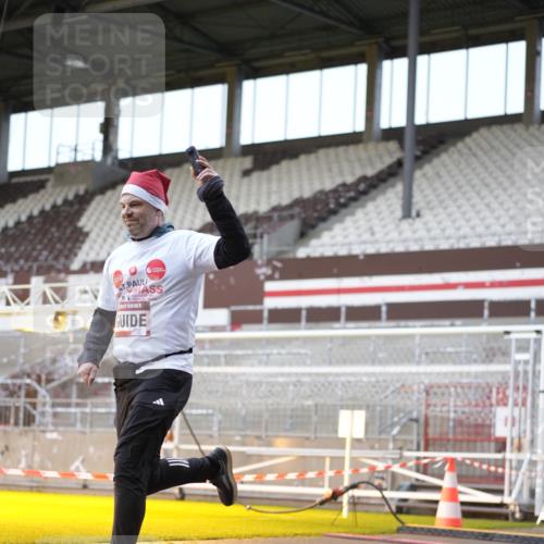 07.12.2025 - St. Pauli X-Mass-Run No. 15 Patografie http://msf.ph/oto/9370792 07.12.2025 11:35:34 Ziel 527, 535, 2660, 2902, 2962, 3967, 4408, 4843 meine-sportfotos.de