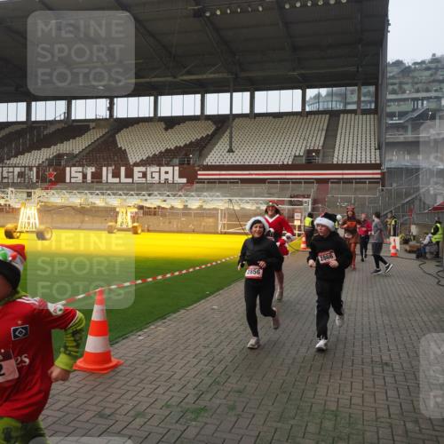 07.12.2025 - St. Pauli X-Mass-Run No. 15 Fabian Wolf http://msf.ph/oto/9370799 07.12.2025 10:05:04 Ziel 202, 210, 292, 699, 1973, 1991, 2168, 2249, 2856, 2866, 3307, 3311 meine-sportfotos.de
