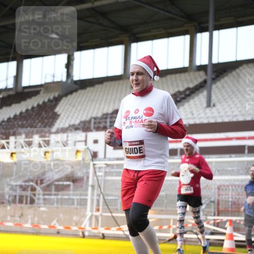 07.12.2025 - St. Pauli X-Mass-Run No. 15 Patografie http://msf.ph/oto/9370800 07.12.2025 11:35:40 Ziel 1960, 1962, 2660, 2902, 2962, 3967, 4816, 4823, 4843 meine-sportfotos.de