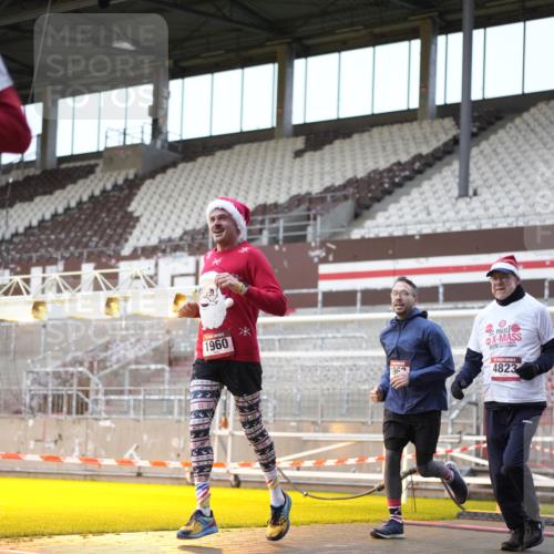 07.12.2025 - St. Pauli X-Mass-Run No. 15 Patografie http://msf.ph/oto/9370803 07.12.2025 11:35:41 Ziel 1960, 1962, 2902, 2962, 3967, 4816, 4823, 4843 meine-sportfotos.de