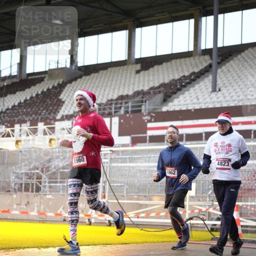 07.12.2025 - St. Pauli X-Mass-Run No. 15 Patografie http://msf.ph/oto/9370805 07.12.2025 11:35:41 Ziel 1960, 1962, 2902, 2962, 3967, 4816, 4823, 4843 meine-sportfotos.de