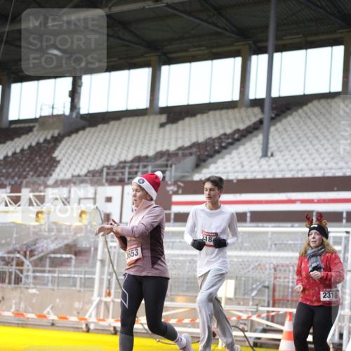 07.12.2025 - St. Pauli X-Mass-Run No. 15 Patografie http://msf.ph/oto/9370822 07.12.2025 11:36:03 Ziel 311, 728, 1792, 2183, 2310, 2316, 2907, 3109, 3610, 3612, 3614, 3653 meine-sportfotos.de