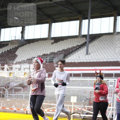 07.12.2025 - St. Pauli X-Mass-Run No. 15 Patografie http://msf.ph/oto/9370824 07.12.2025 11:36:03 Ziel 311, 728, 1792, 2183, 2310, 2316, 2907, 3109, 3610, 3612, 3614, 3653 meine-sportfotos.de